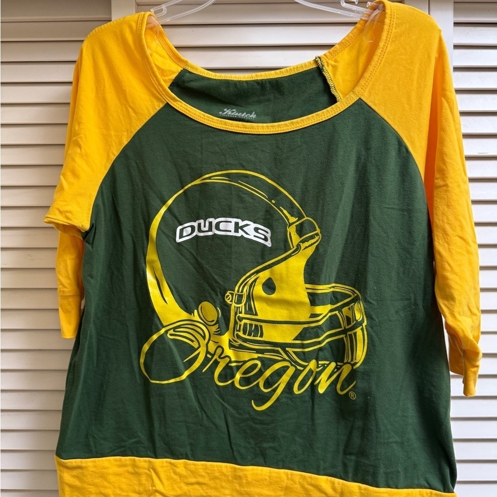 Vintage Klutch Oregon Ducks Green and Yellow Women’s 3/4 Sleeve Shirt Sz L